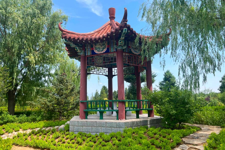 中华永久陵园殡葬服务简介
